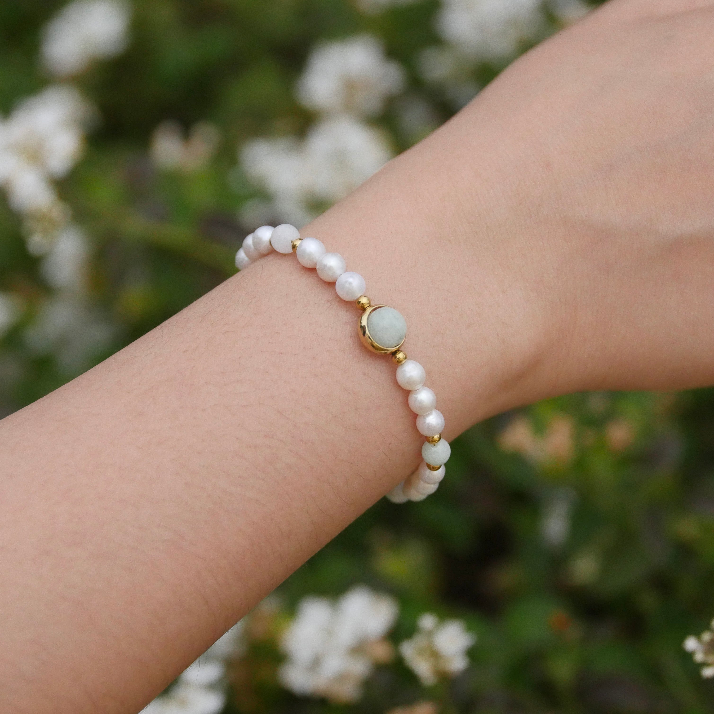 pearl and jade bracelet